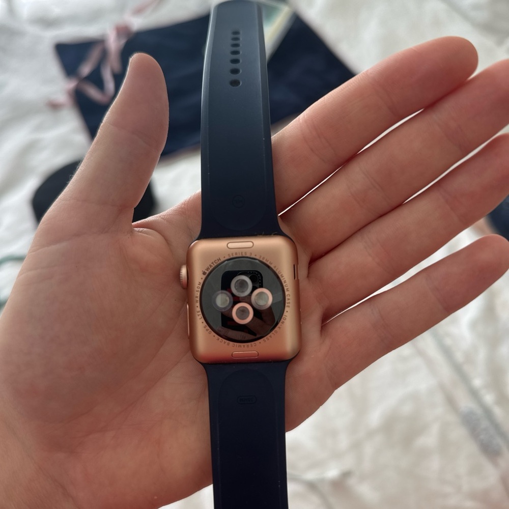 Apple Watch - Picture 4 of 4